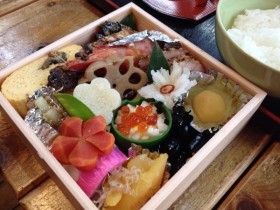 2015/1/1新年明けましておめでとうございます!テンダーライフひえい、自慢の手作りのおせちです^^
