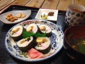 2015/2/3 【節分】晩御飯は巻寿司です!豆まきもしましたよ〜鬼は〜外!福は〜内!