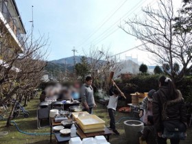 2017.12.10 毎年恒例のお餅つき! 搗き立てのお餅は最高に美味しかったです! 大根おろし、納豆、きな粉、おぜんざい等お好みのお味で!